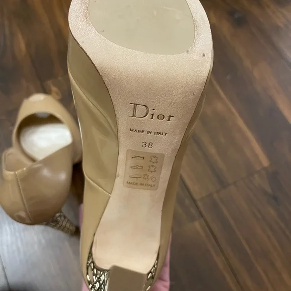 Christian Dior Cannage Beige and Gold Never Worn size 38 Peep Toe Platform - Picture 4 of 5